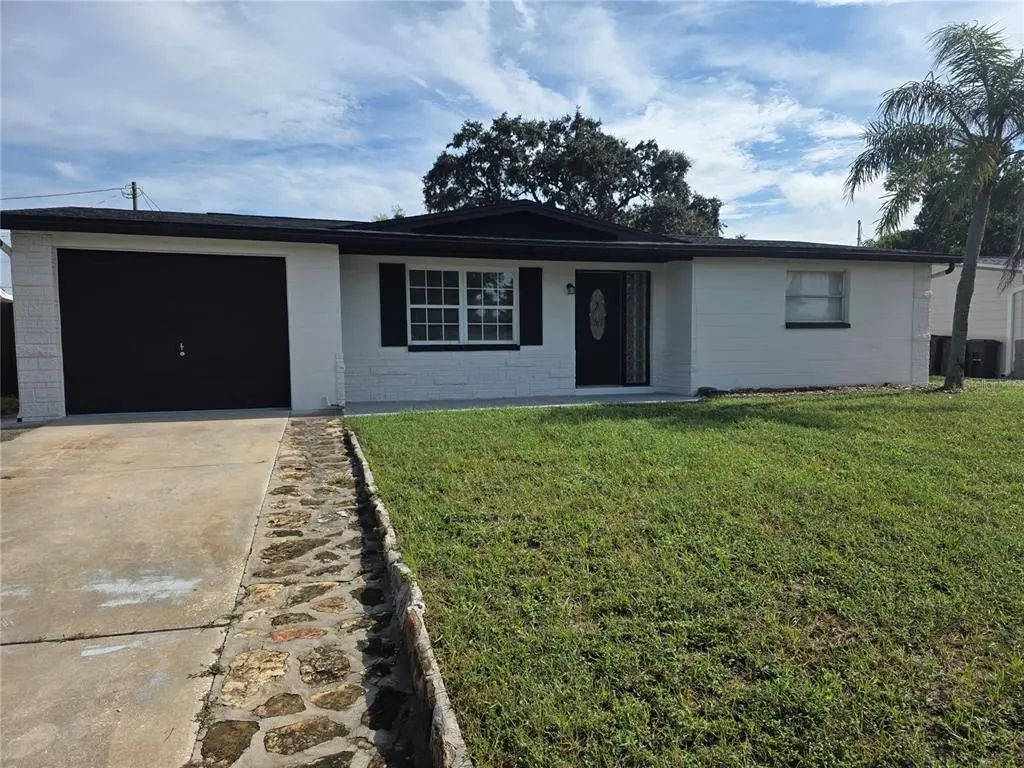 7401 Country Club Drive, HUDSON