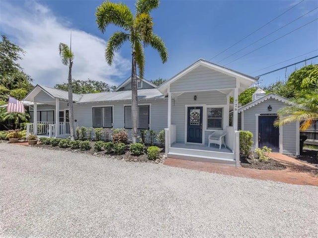 726 Eagle Point Drive, VENICE