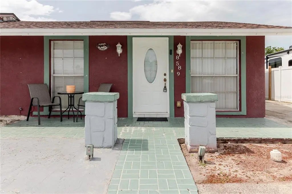 8589 Briar Grove Circle, TAMPA