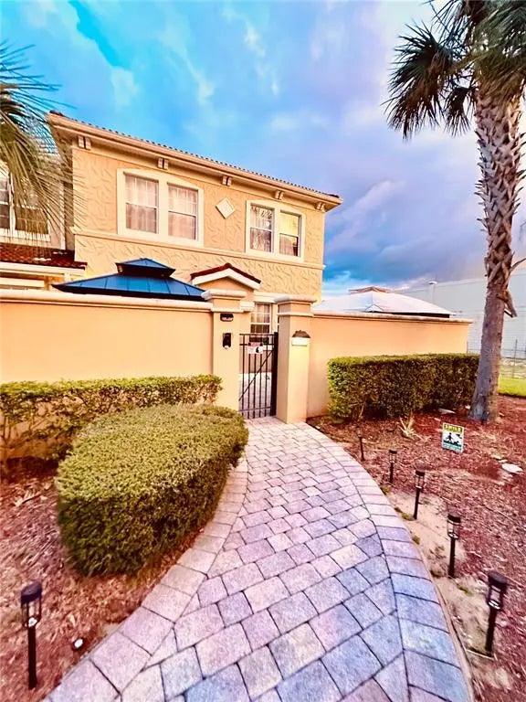 3014 Bella Vista Drive, DAVENPORT