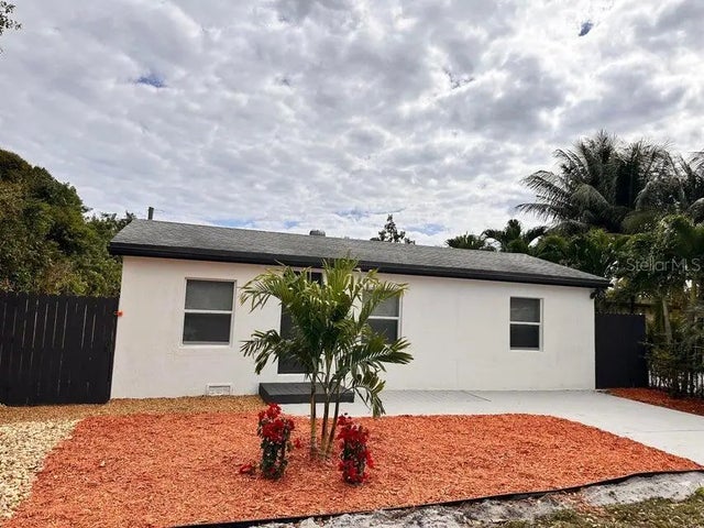 1152 Sunset Road, WEST PALM BEACH