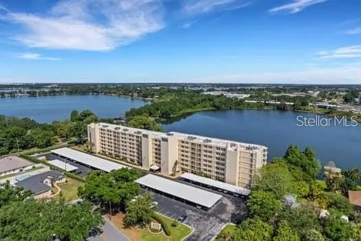 700 Mirror Terrace Nw 403, WINTER HAVEN