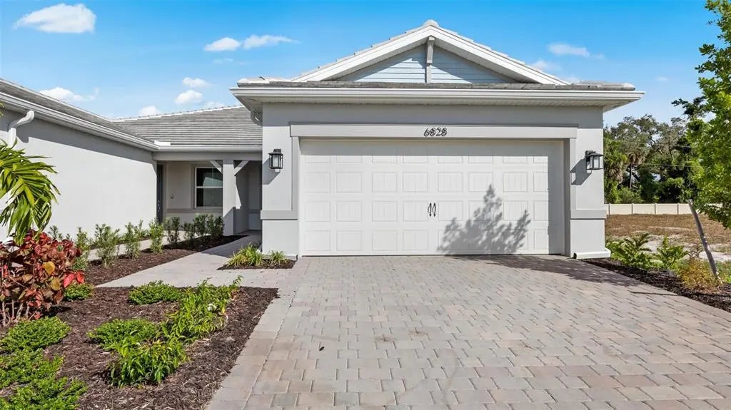 6828 Navelina Lane, NOKOMIS