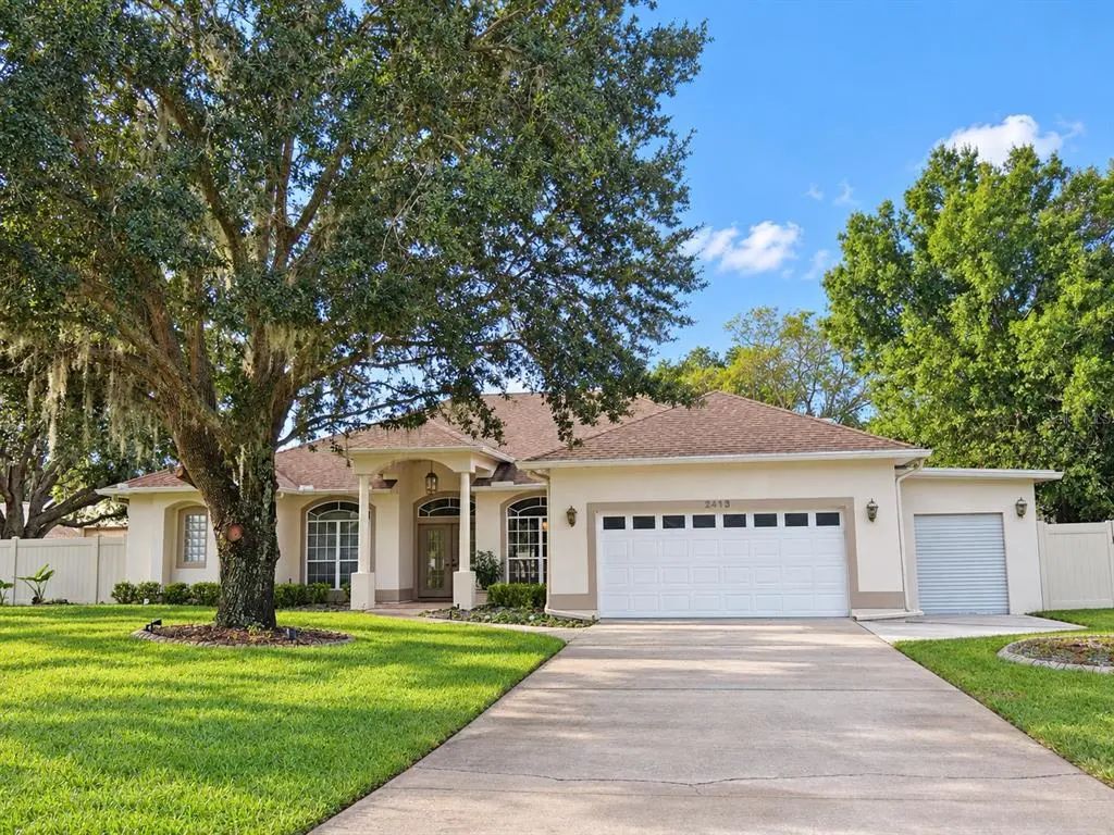 2413 Eagle Trace Drive, KISSIMMEE