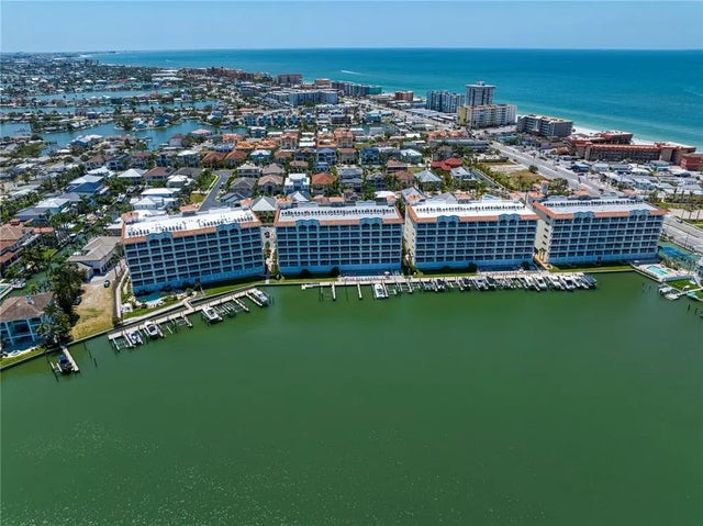 17735 Gulf Boulevard 304, REDINGTON SHORES