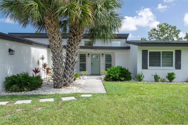 2713 Renatta Drive, BELLEAIR BLUFFS