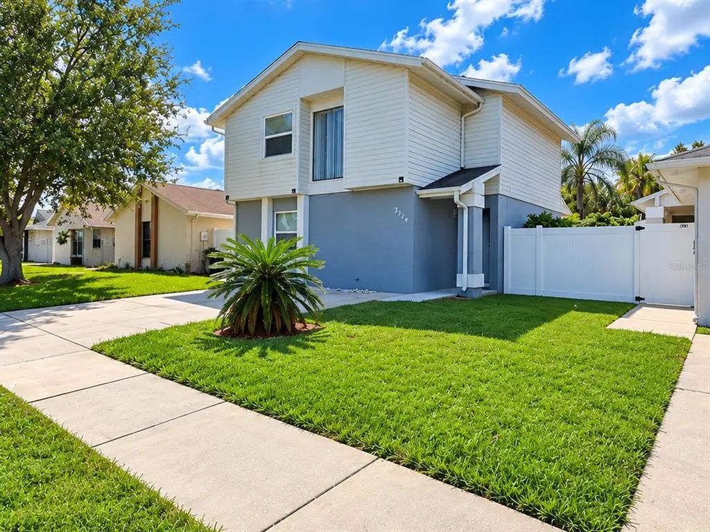 5124 Springwood Drive, TAMPA