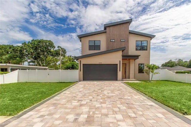 1808 W Erna Drive, TAMPA