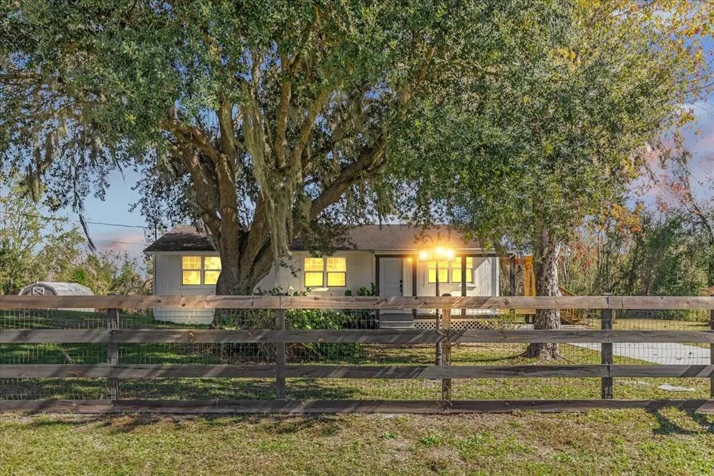 3628 Foxwood Boulevard, WESLEY CHAPEL