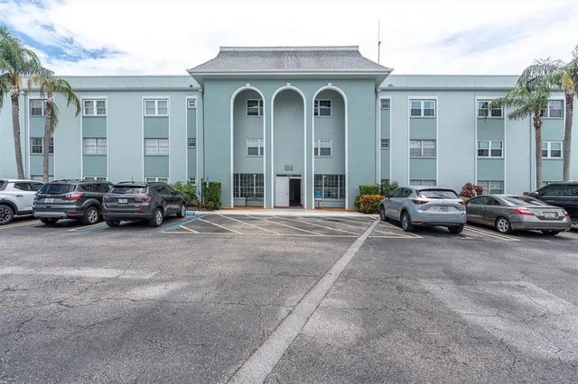 1706 Belleair Forest Drive 146, BELLEAIR