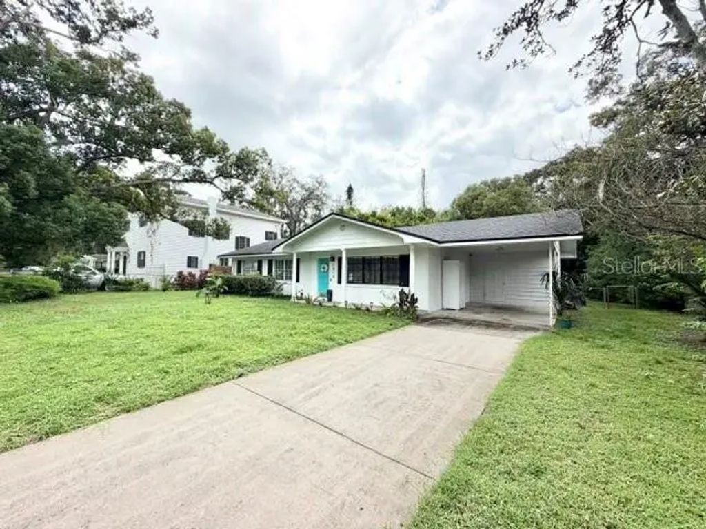 1810 S Locust Avenue, SANFORD