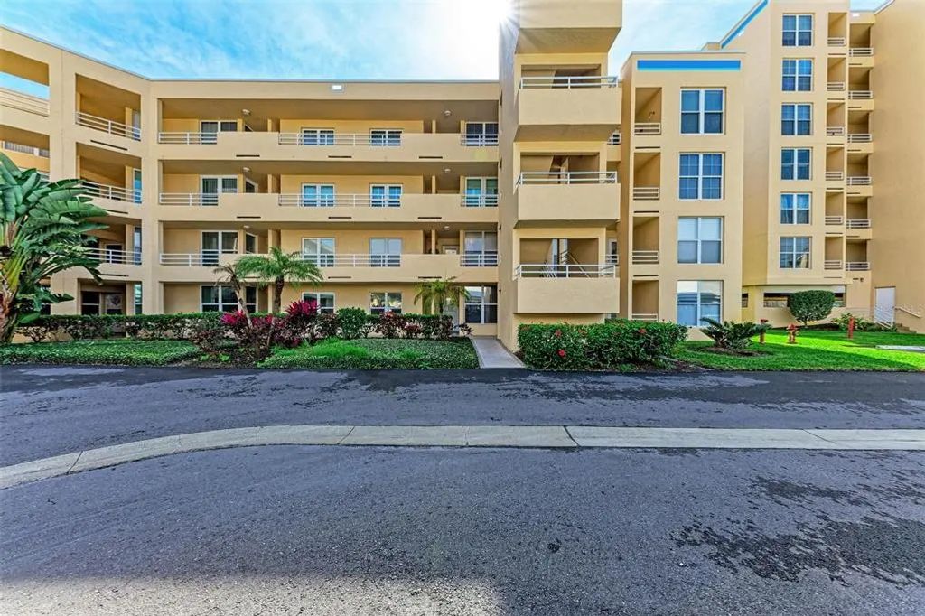 4480 Fairways Boulevard 109, BRADENTON