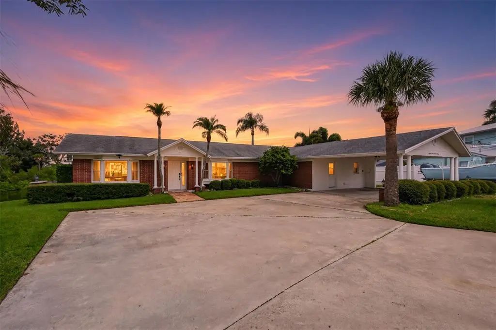 8727 Bay Crest Lane, TAMPA