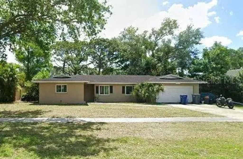 613 Montezuma Drive, BRADENTON