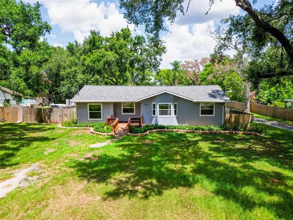 1926 Meadowridge Drive, VALRICO