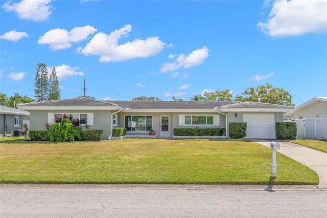 2196 Indian Avenue S, BELLEAIR BLUFFS