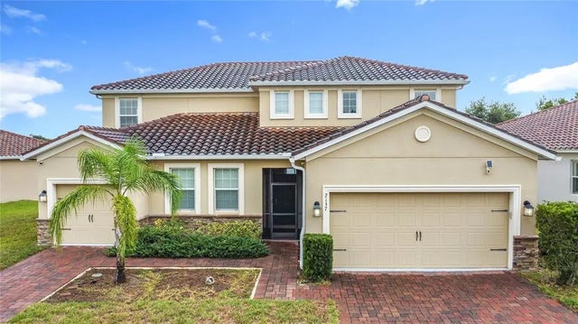 2137 Lake Side Avenue, DAVENPORT