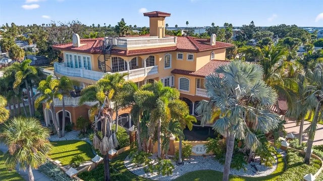 829 Bruce Avenue, CLEARWATER BEACH