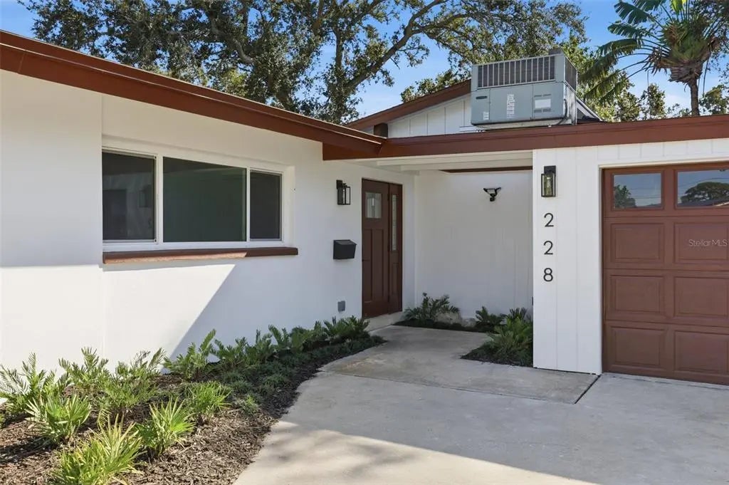 228 87th Avenue Ne, ST PETERSBURG