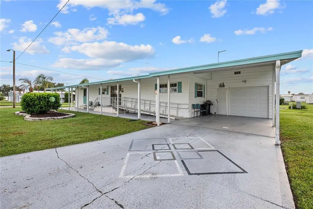 5352 Plant Street, ZEPHYRHILLS