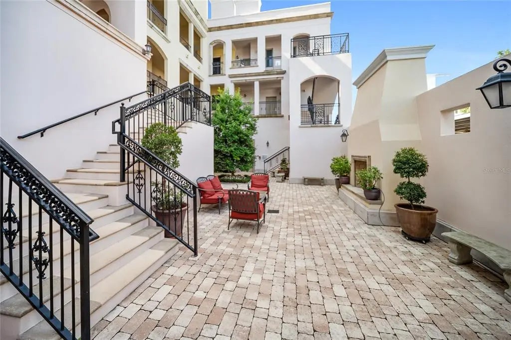 525 N Orange Avenue 302