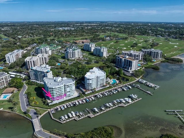 2 Seaside Lane 203, BELLEAIR