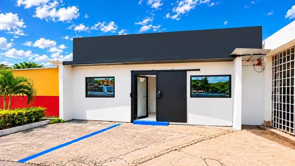 Carr. #2 Km 42.1 Local #3 Comercial  Bo.  Algarrobo, VEGA BAJA