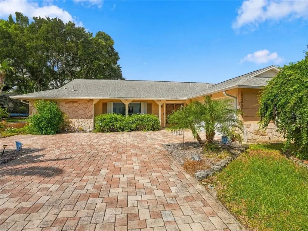 13507 Shadberry Lane, HUDSON