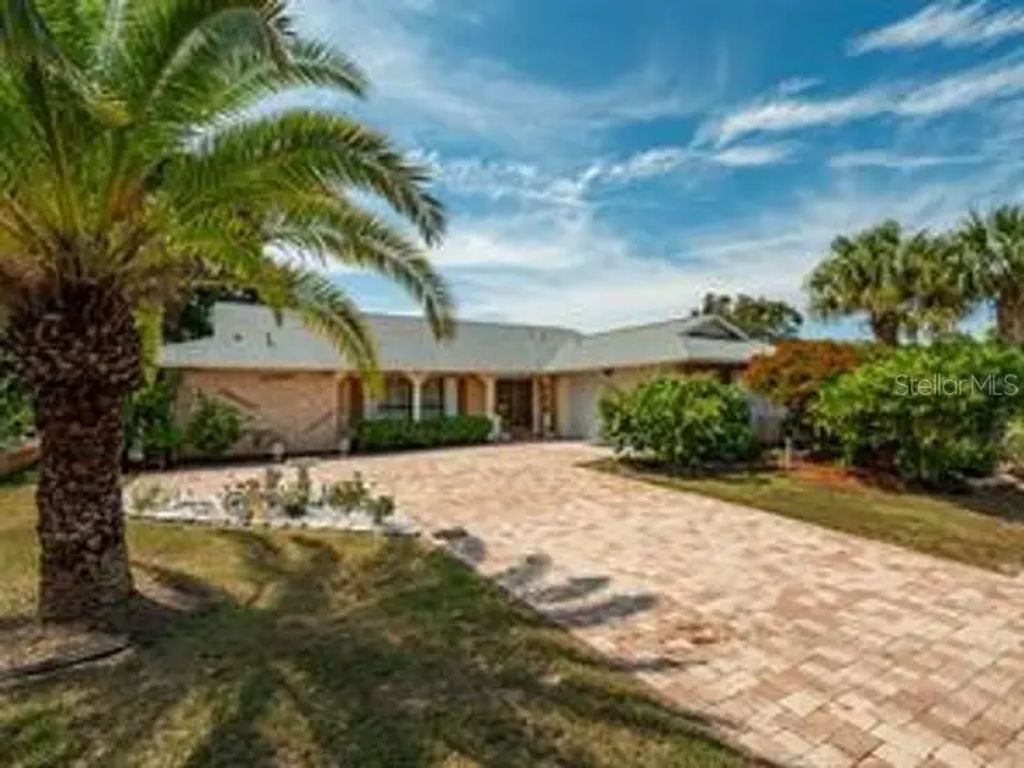 13507 Shadberry Lane, HUDSON