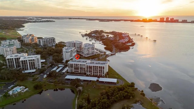 100 Oakmont Lane 703, BELLEAIR