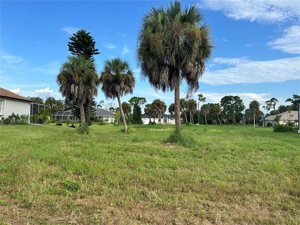 105 Marker Road, ROTONDA WEST