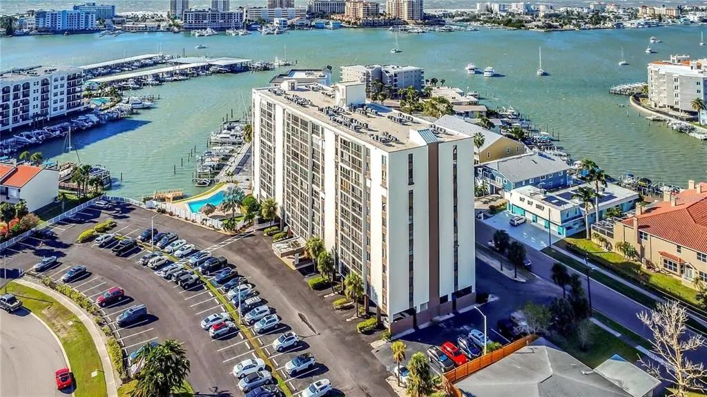255 Dolphin Point 305, CLEARWATER BEACH