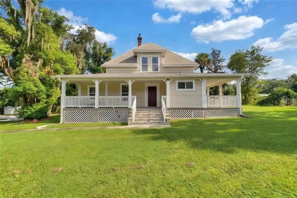 903 E New York Avenue, DELAND