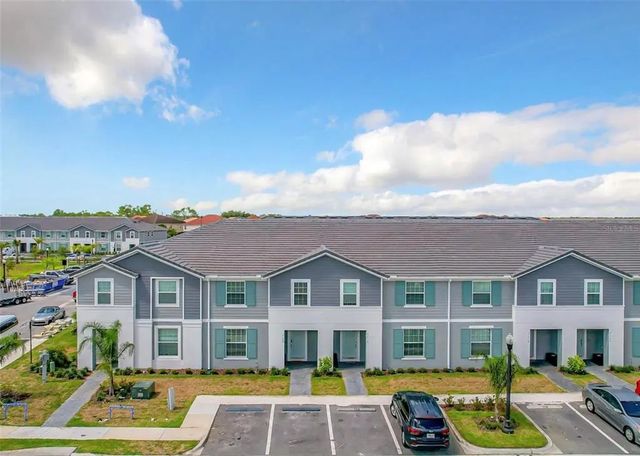 7108 Oakmoss Loop, DAVENPORT