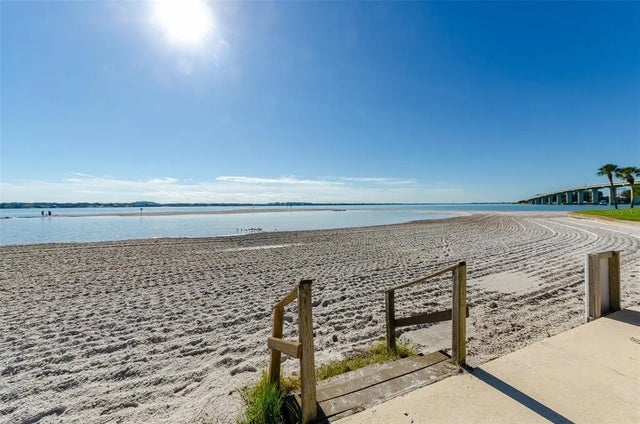 830 S Gulfview Boulevard 406, CLEARWATER
