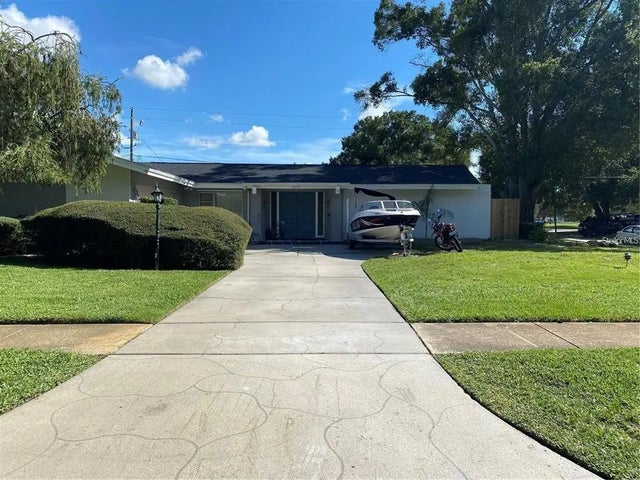 2219 St Charles Drive, CLEARWATER