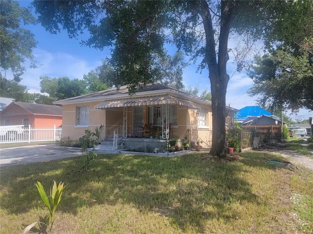 2105 W Saint Joseph Street, TAMPA