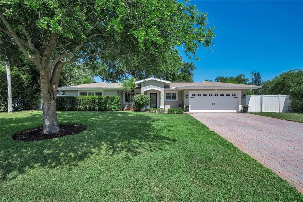 1732 Golf View Drive, BELLEAIR