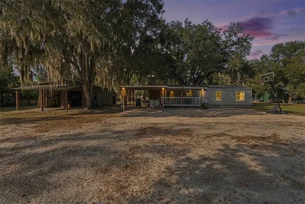 5601 Joyce Sheffield Lane, PLANT CITY