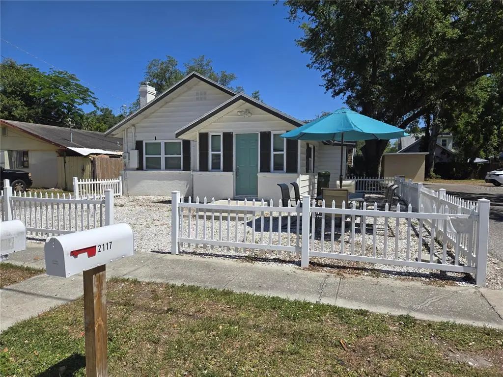 2117 5th Street Front House, SARASOTA