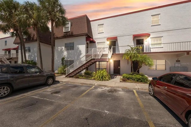 9105 Tudor Drive F101, TAMPA