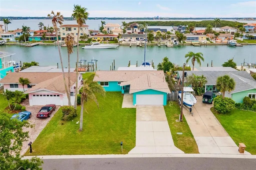 525 Lillian Drive, MADEIRA BEACH
