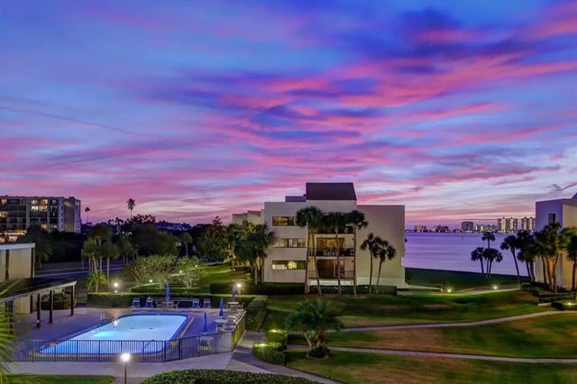 50 Coe Road 311, BELLEAIR