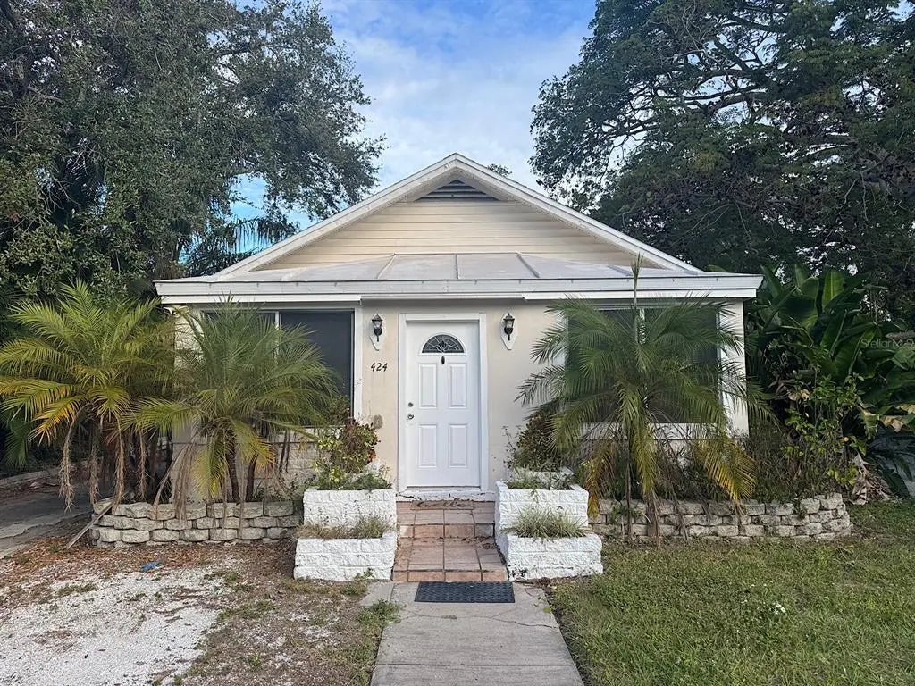 424 Wildwood Way, BELLEAIR