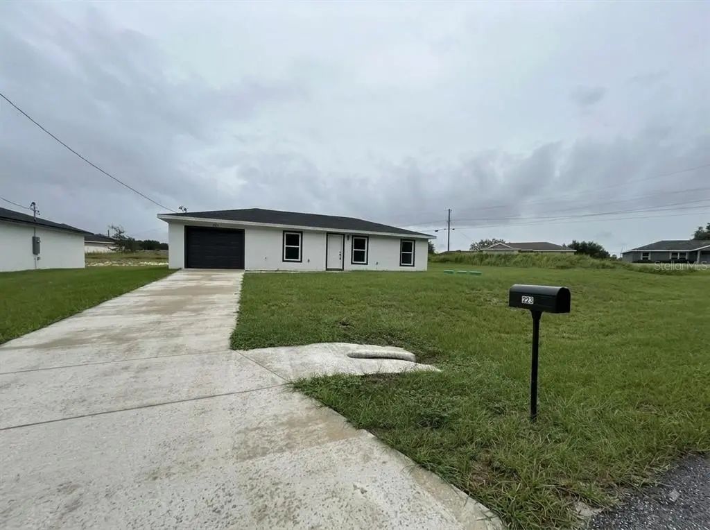 223 Oak Lane Track, OCALA