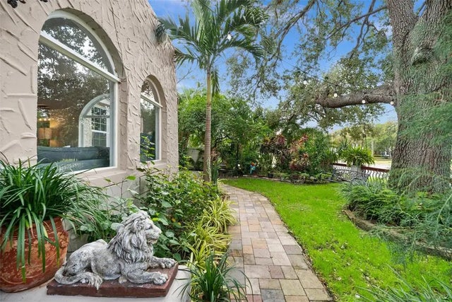 325 49th Street N 1, ST PETERSBURG