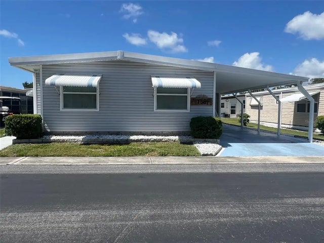 758 Royal Palm Circle, LARGO