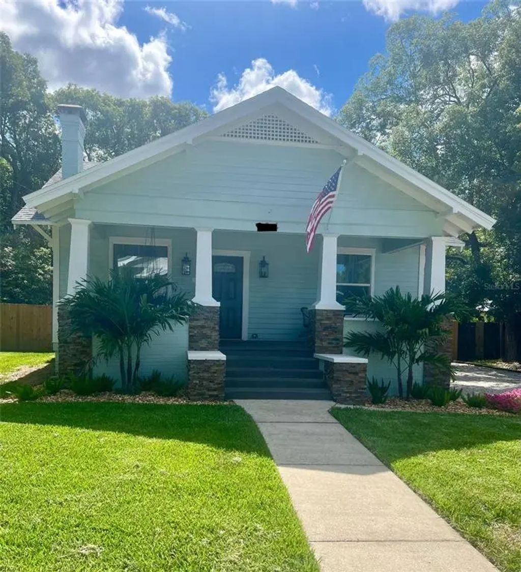 134 North Stone Street, DELAND