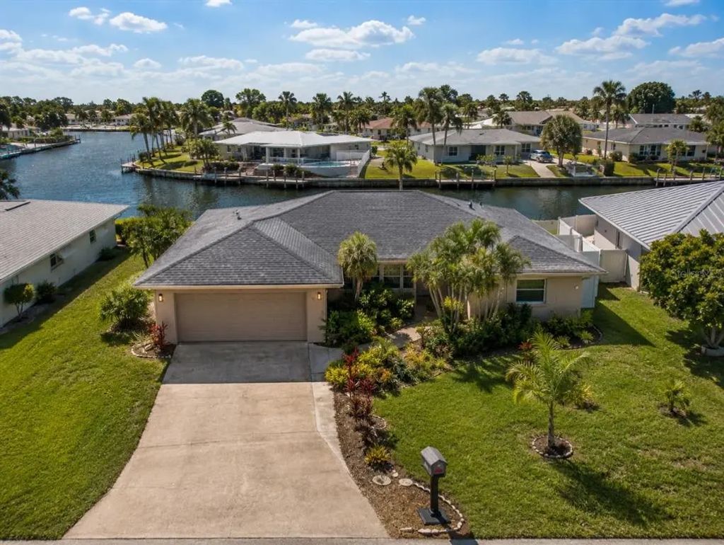 356 Peppertree Road, VENICE
