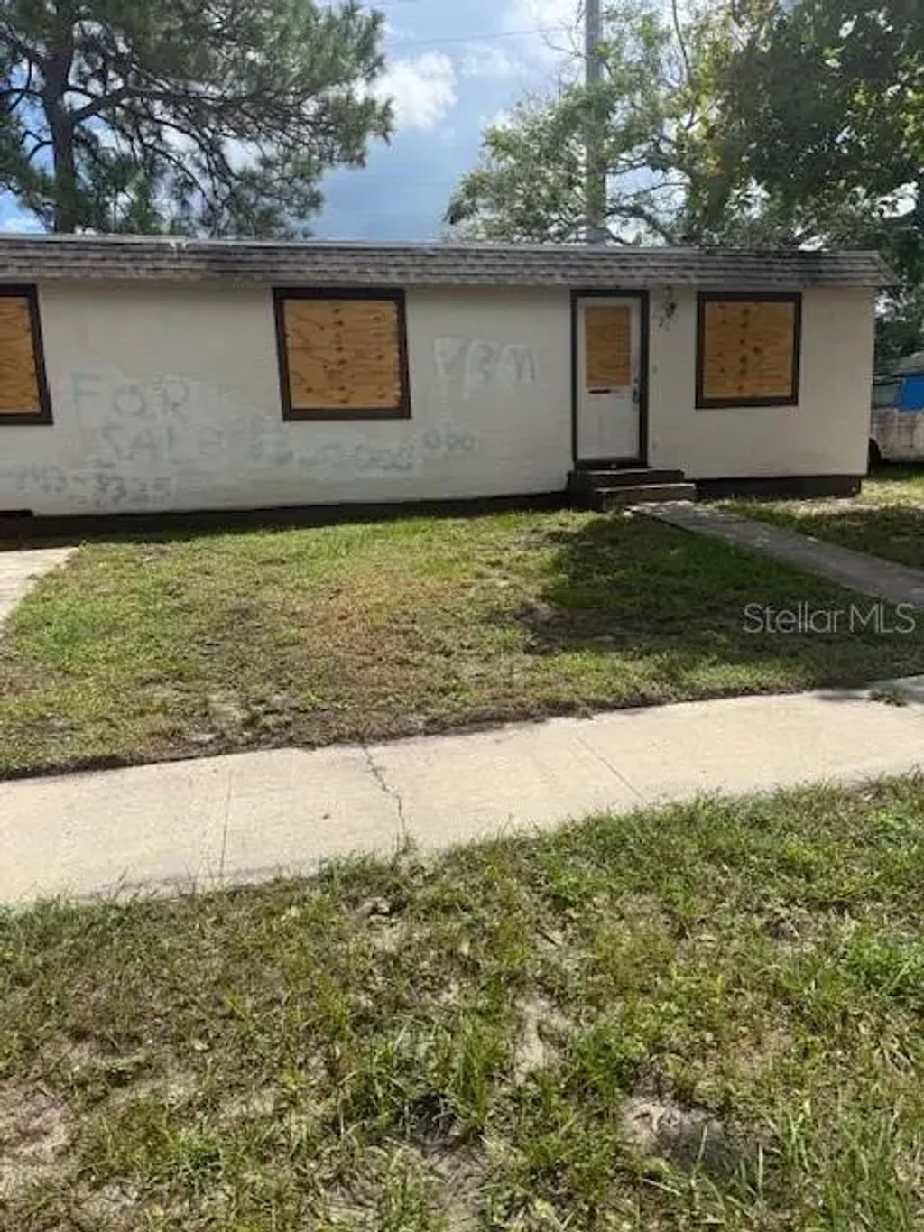 221 Colony Drive, CASSELBERRY